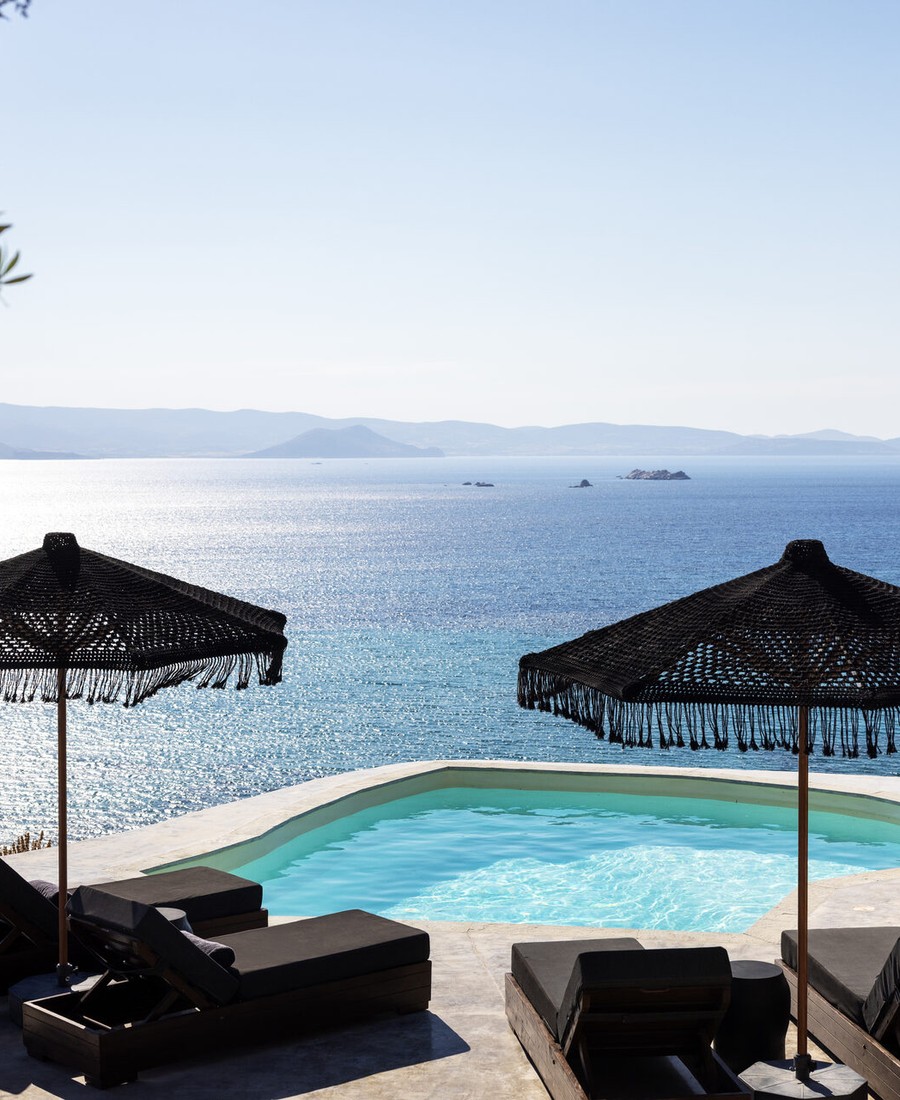 Pool and horizon, The White Stone Art Villa